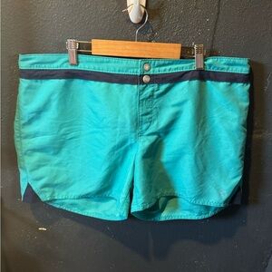 Women’s Carve Designs Teal and Navy Board Shorts Size 12